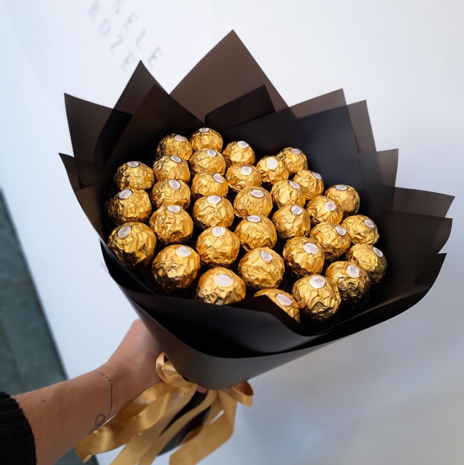 didesne-ferrero-rocher-saldainiu-puokste