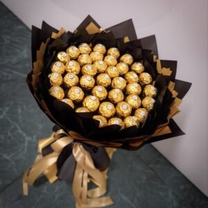 Pastatoma prabangi Ferrero Rocher puokštė