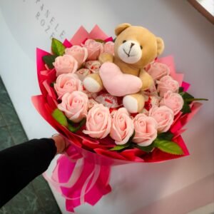 Muilo Rožių puokštė su Raffaello saldainiais ir meškučiu