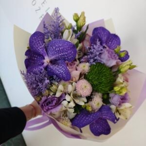 Puokštė su orchidejomis Vanda